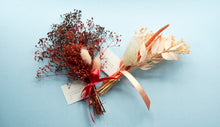 Load image into Gallery viewer, MINI DRIED FLOWER BOUQUET
